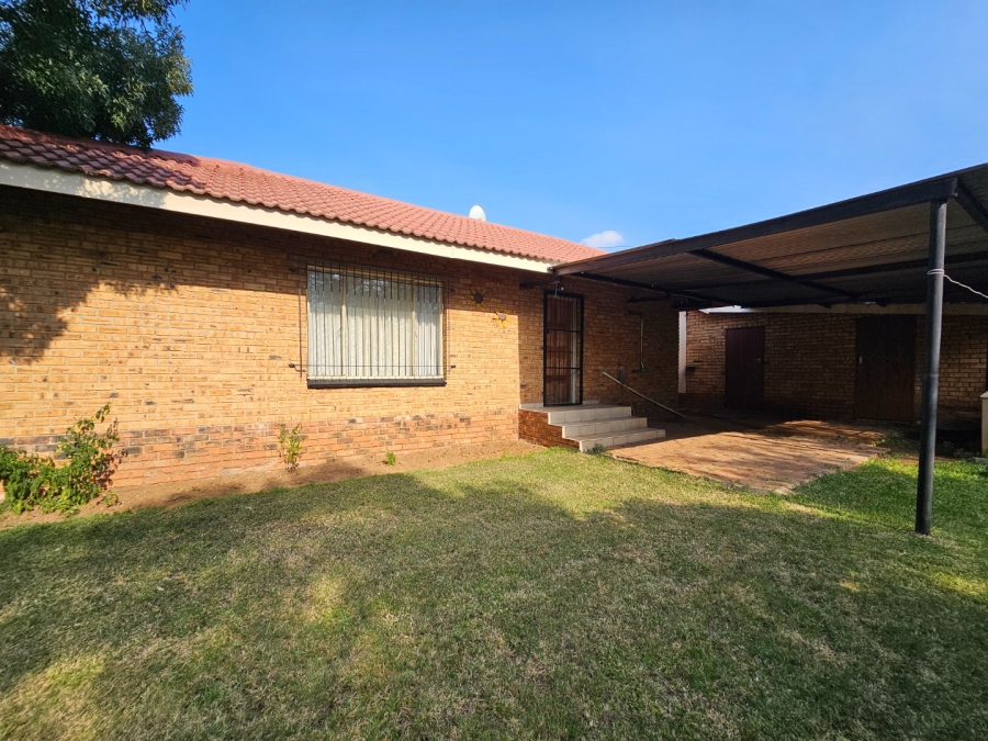 3 Bedroom Property for Sale in Vaalpark Free State